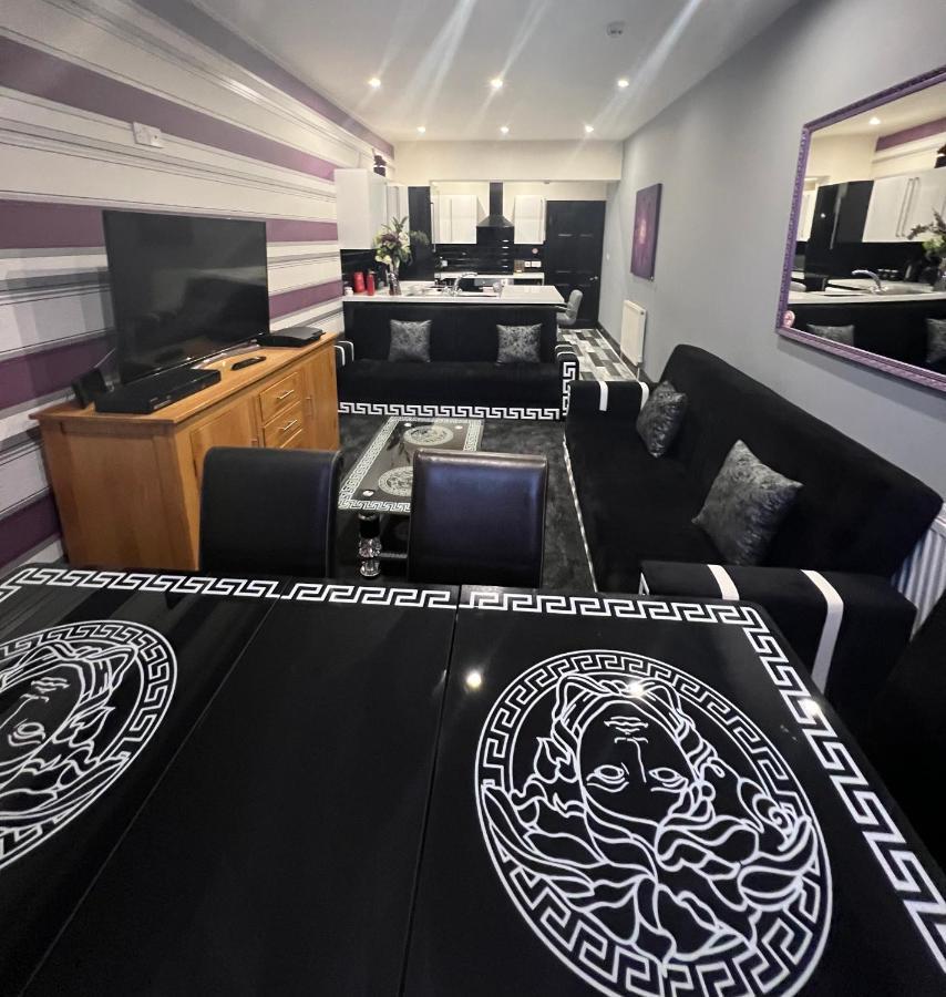 Boutique Blackpool 2 Bed Grey Apartment Sleeps 10 Dış mekan fotoğraf